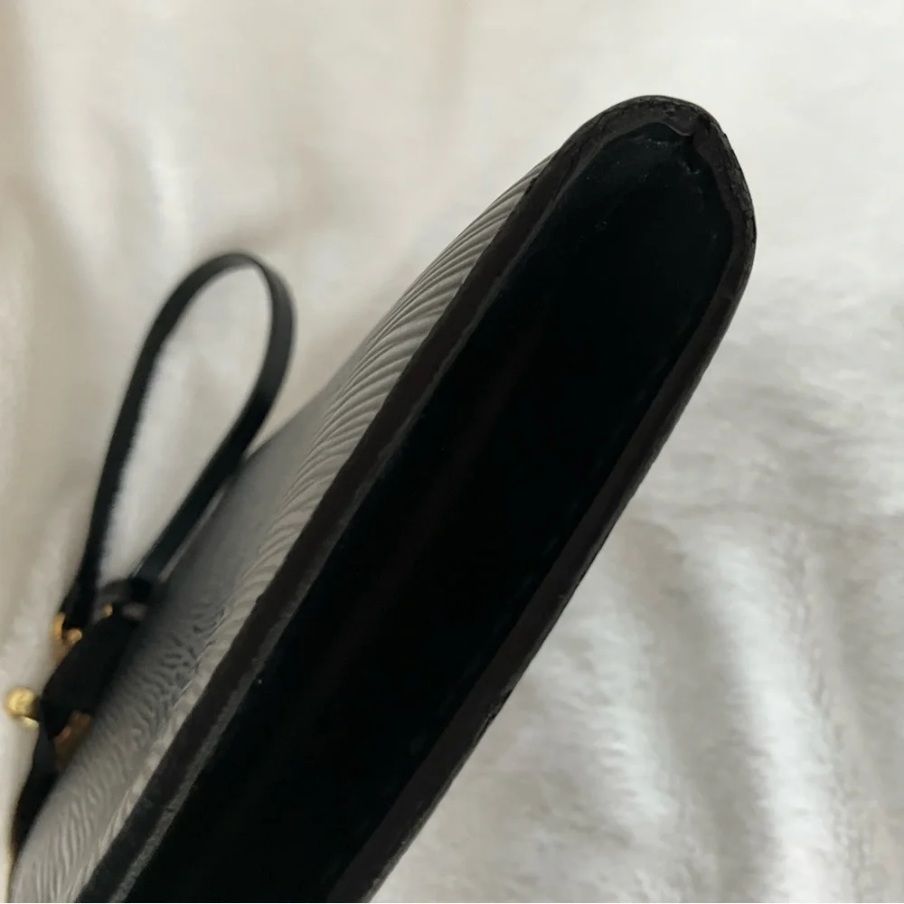 Louis Vuitton Black Epi Pochette Accessories - Picture 15 of 16